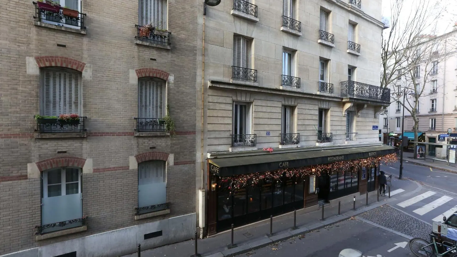 Splendid T2 Near Menilmontant Appartement Parijs